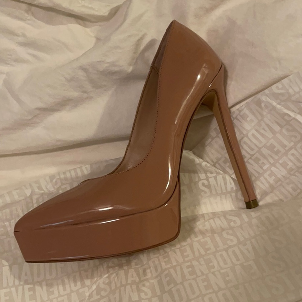 Steve Madden Nude Pump Heels